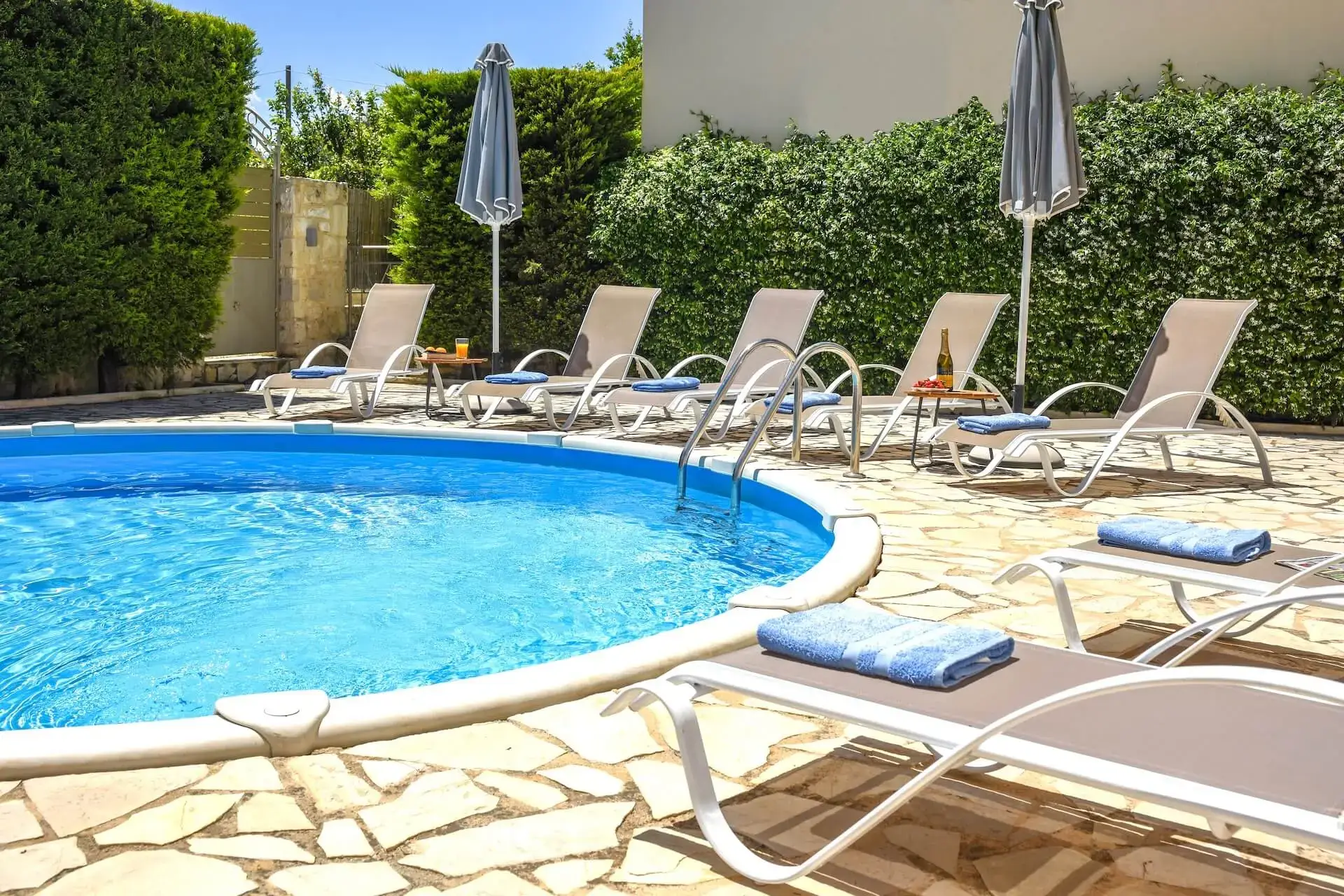 Private pool